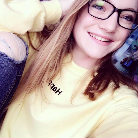 Meet your Posher, Danielle - Picture 1 of 1